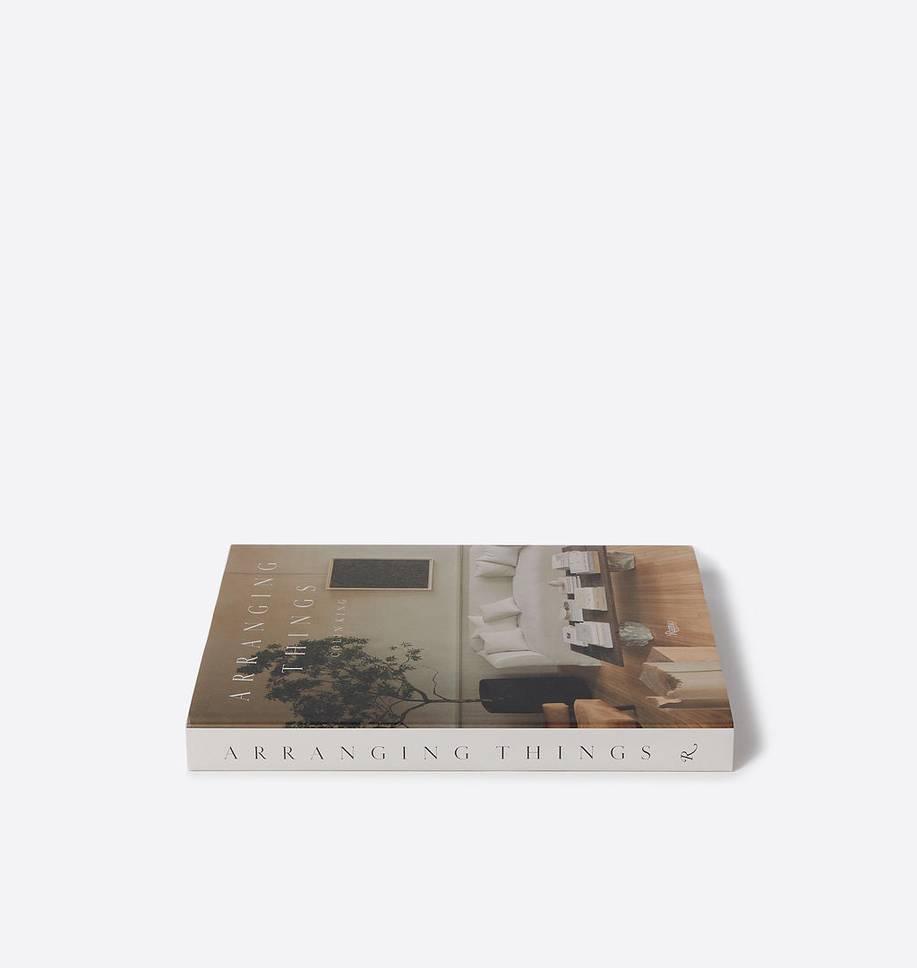 Arranging Things coffee table-bok