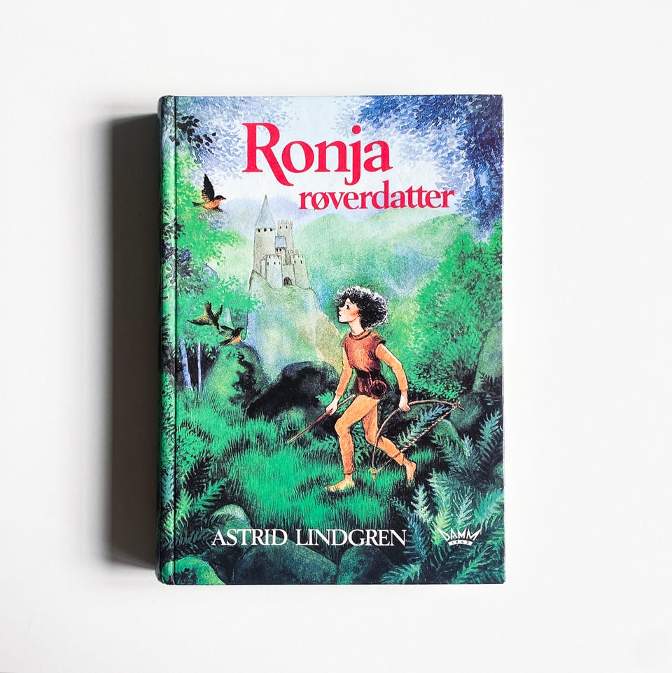 Bokomslaget til Ronja Røverdatter av Astrid Lindgren